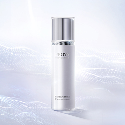 红桃国际靓白晶钻光透焕肤乳