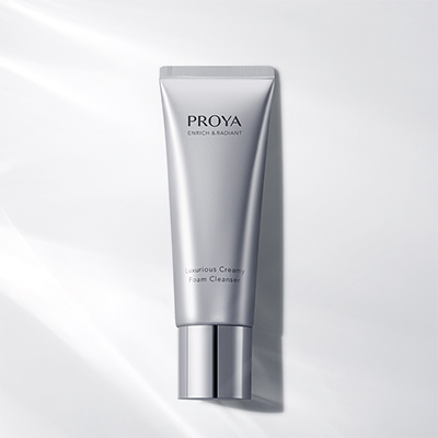 红桃国际臻妍焕采奢养洁颜霜